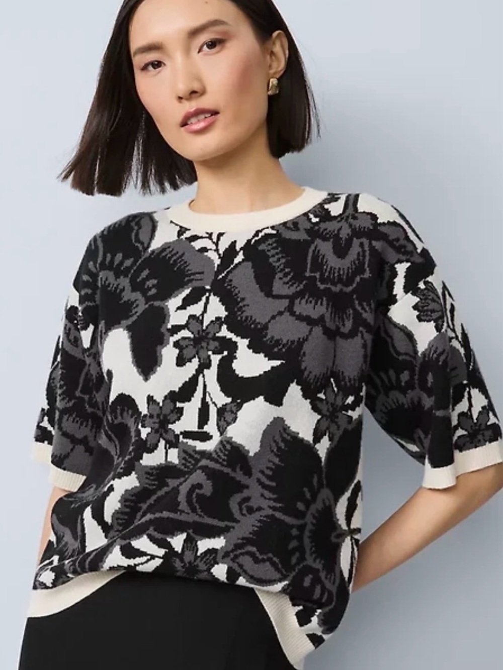 Ann Taylor Black, Gray & Cream Floral Short-Sleeve Knit Top